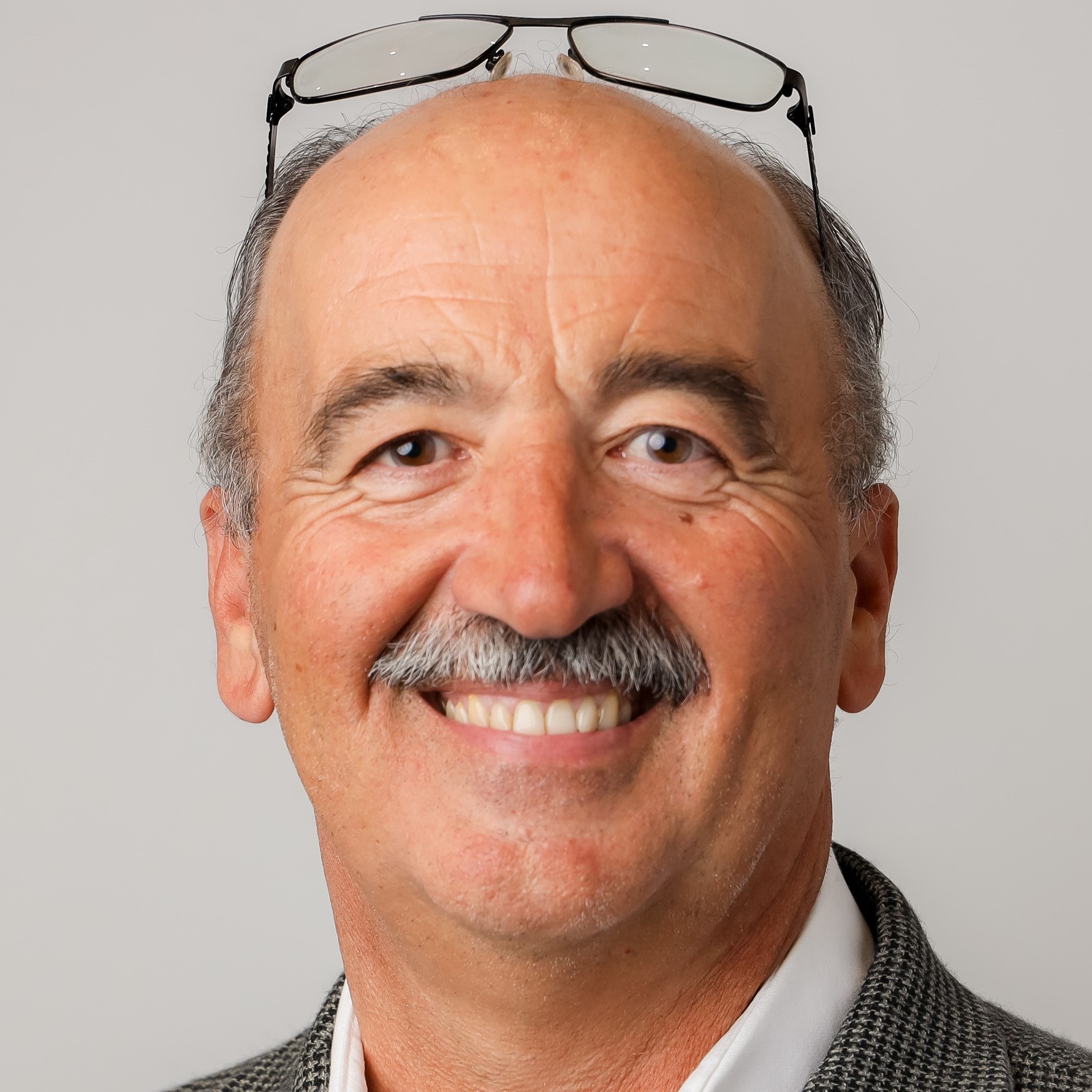 George Margelis博士